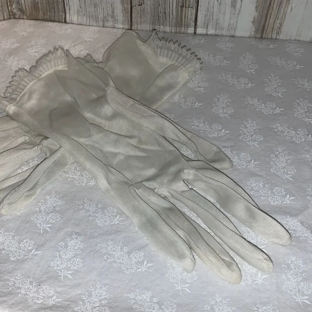 Vintage White Sheer Chiffon Nylon Gloves Size Large‎